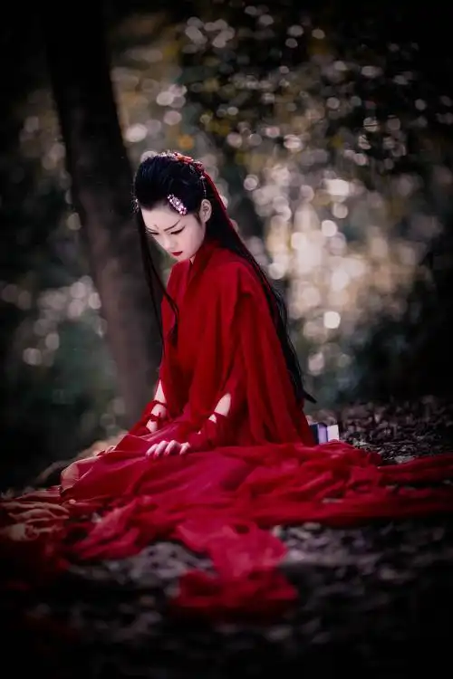 木木 在最不卖萌网的cosplay作品彼岸花拟人