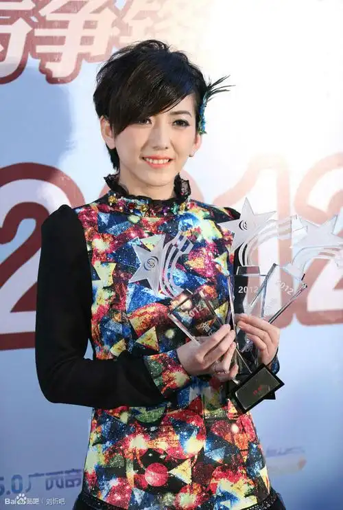 2011年快乐女声全国季军刘忻