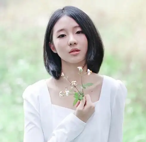 适合夏天的中分短发直发,短发图片,发型图片