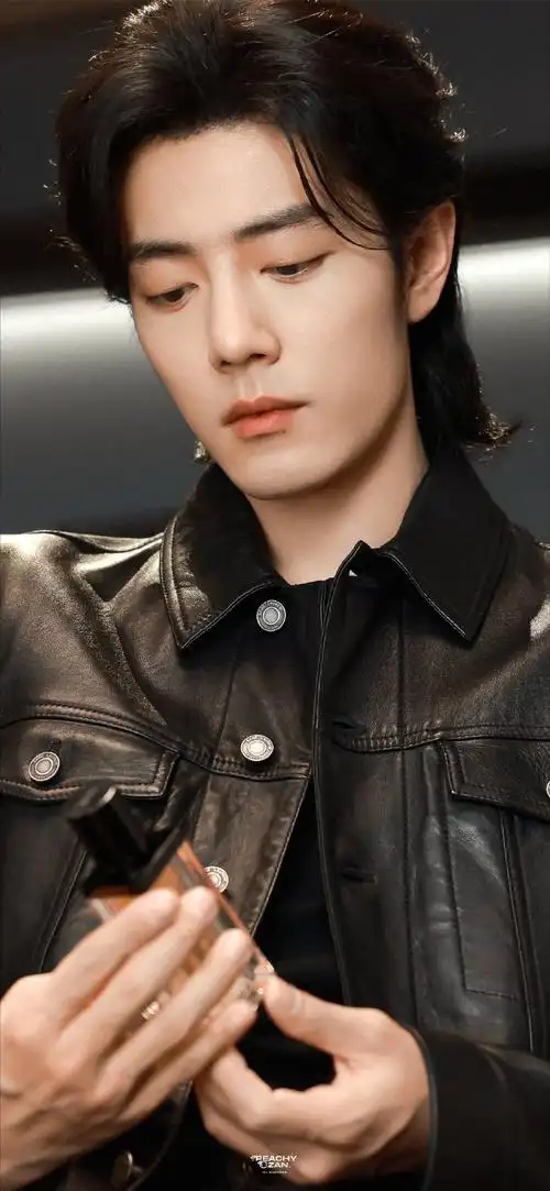 经年已去,你依然是肖战.  葱茏岁月不及你倾城