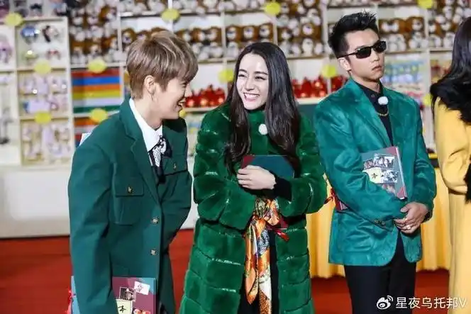 迪丽热巴又大玩cp?成综艺热搜焦点!