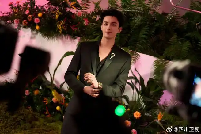 吴磊全新时尚大片##川川直击娱乐