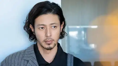 确定真的没混血吗盘点9位日本浓颜系男星深邃五官男人味爆发