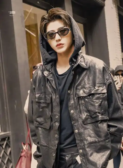 蔡徐坤#真受不了了,必须发张我们帅气迷人蔡徐坤的照片洗洗眼