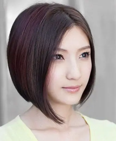 瘦脸超短发碎发造型, 斜刘海是这款发型的特征,与凌乱短发形成对比