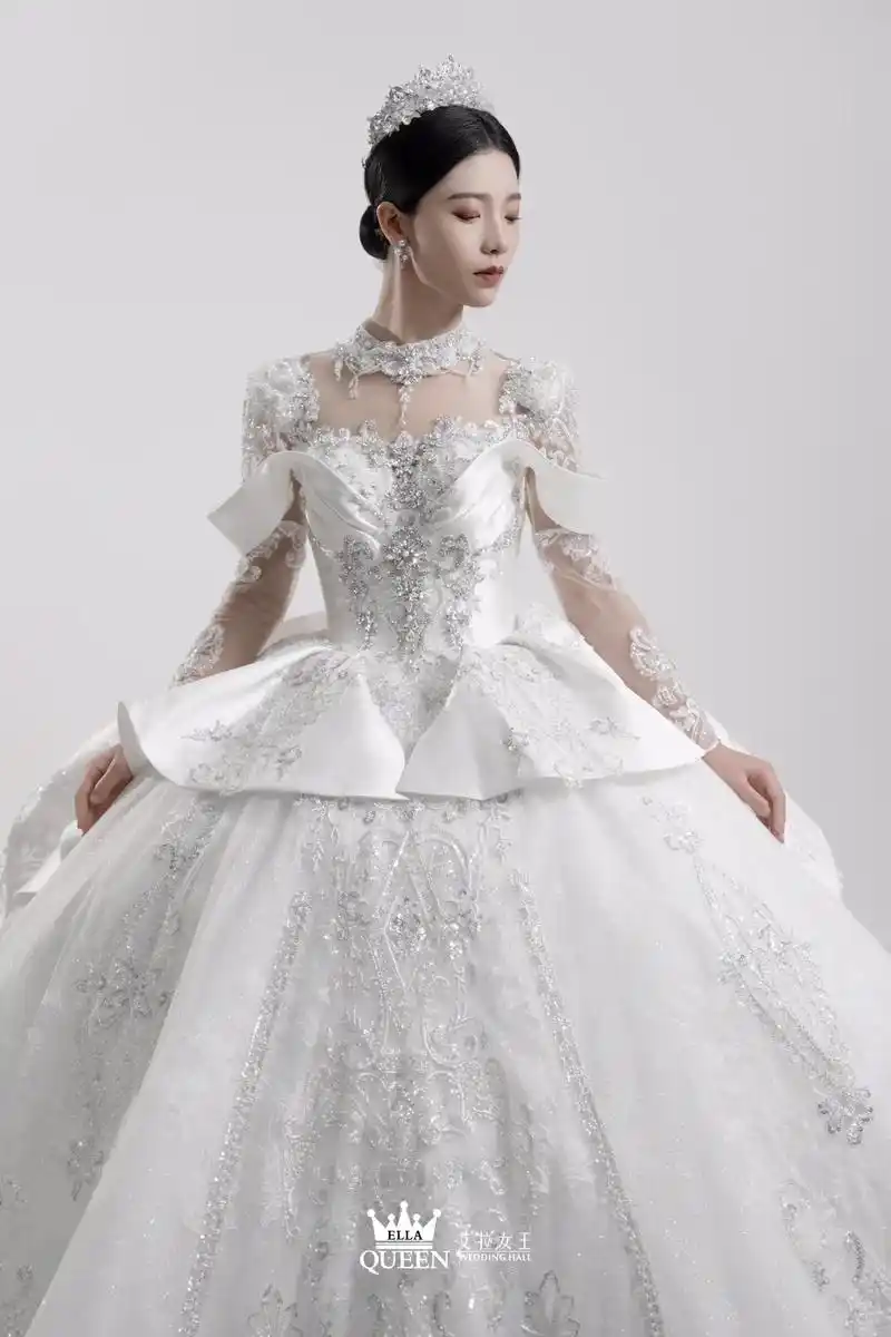 202497重工缎纱结合大拖尾婚纱96备婚新娘必看#婚纱礼服 - 抖音