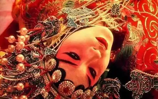 重温电影《霸王别姬》:为风华绝代的张国荣而流泪