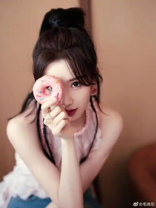 毛晓彤,1988年2月16日出生于天津市,是一位中国内地女演员,毕业于中央