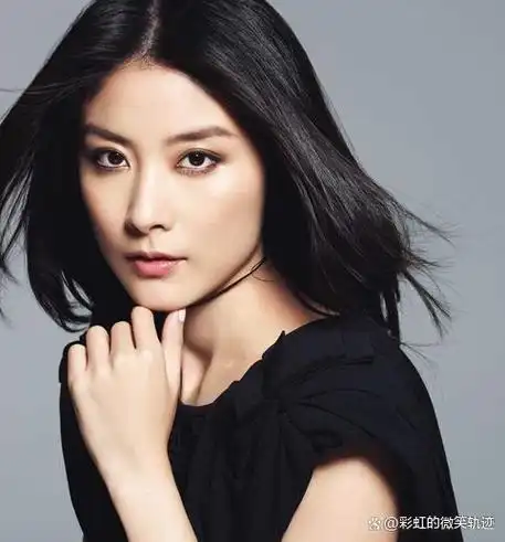 陈慧琳,香港女歌手和演员,被誉为"乐坛天后",在亚洲乃至世界都有极高