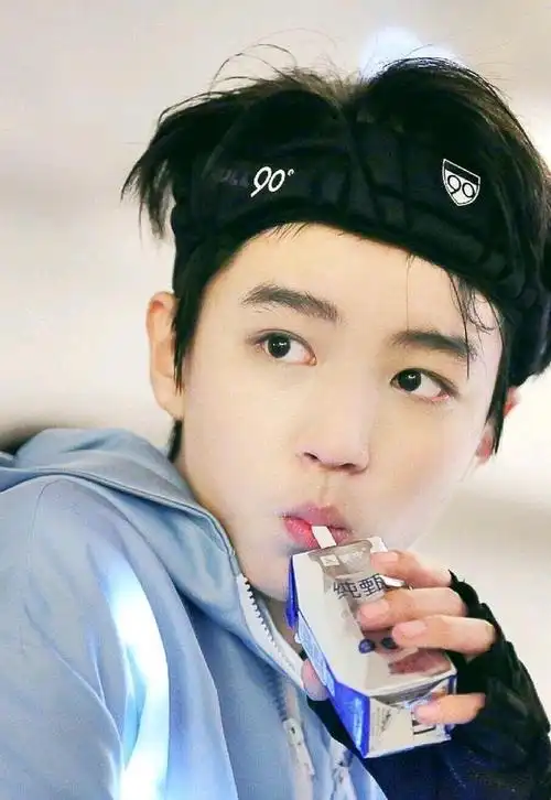 王俊凯有点慢热哦!这种反差萌有点可爱到我了!