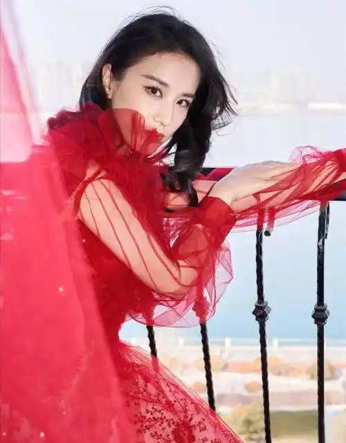 又被黄圣依美到了!