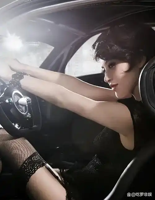 莫小棋一脱成名虽然没有大红大紫但却成了星座女神