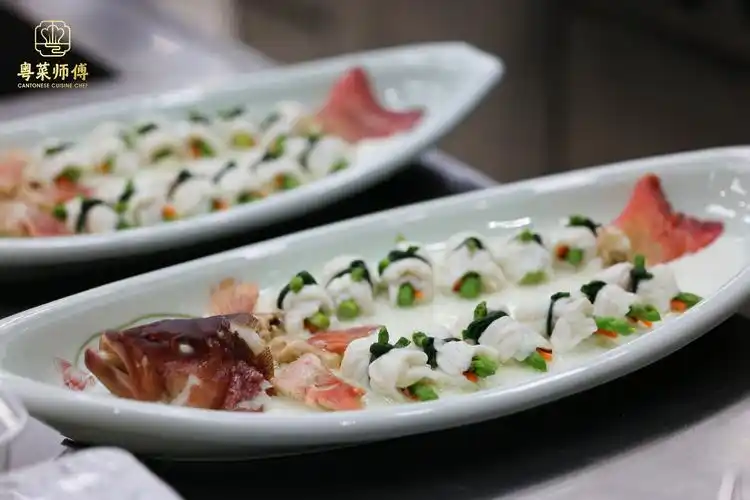 角逐五星级名厨粤菜师傅一展粤菜功夫