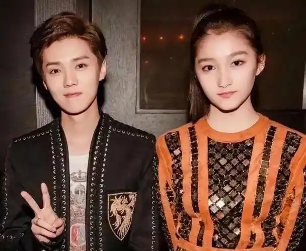 到顶流大胆官宣,细扒明星们的4种认爱方式 - 黄子韬女朋友是 - 实验室