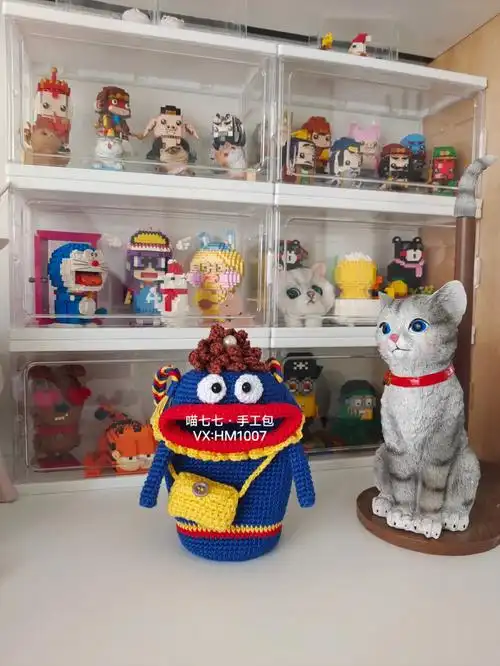 蓝蓝紫紫是我喜欢的颜色呀,一撮毛是因为那天妈妈在不知道第几刷胡巴