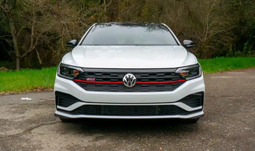 速腾gli实车现身能家用的小钢炮比思域香多了