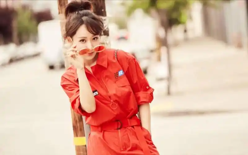 众男星调侃杨紫体重:李现竟说杨紫是他的蹲起上限,毫无求生欲!