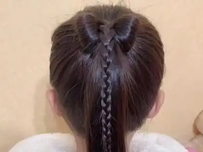 超简单自带蝴蝶结儿童马尾辫新年发型,祝大家新年快乐,有没有跟我一样