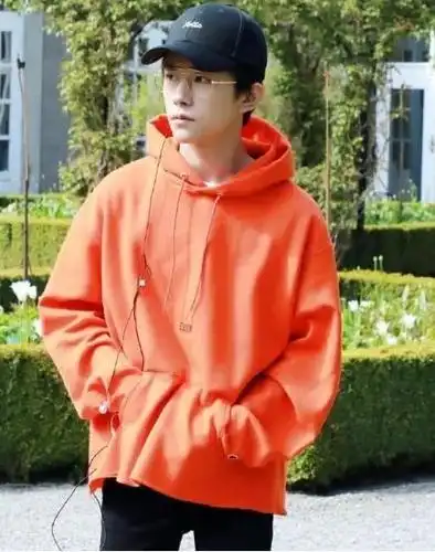 有一种时尚叫做易烊千玺的卫衣,各种款式样样俱全还不收代言费