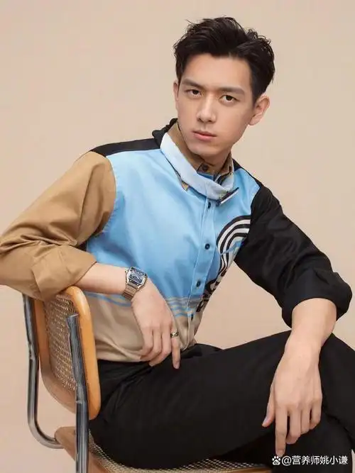 李现,曾经胖到变形,瘦下来后蜕变帅气男神!