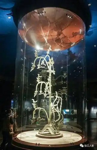 通天神树——古蜀人智慧与精神的象征三星堆神树是中国宇宙树伟大的