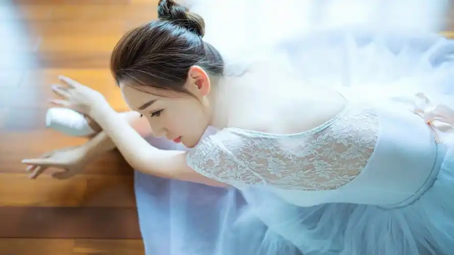 芭蕾优雅美女气质写真电脑桌面壁纸-美女壁纸-手机壁纸下载-美桌网