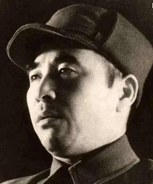 因为这位老公安的身份不仅大有来头,还惊动了野战军区的高层领导的