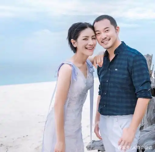 沙溢幸福讲述恋爱趣事:求婚我是背水一战,如今家里还是她说了算