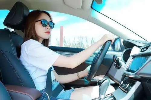 友女开车带你出去玩是什么感觉