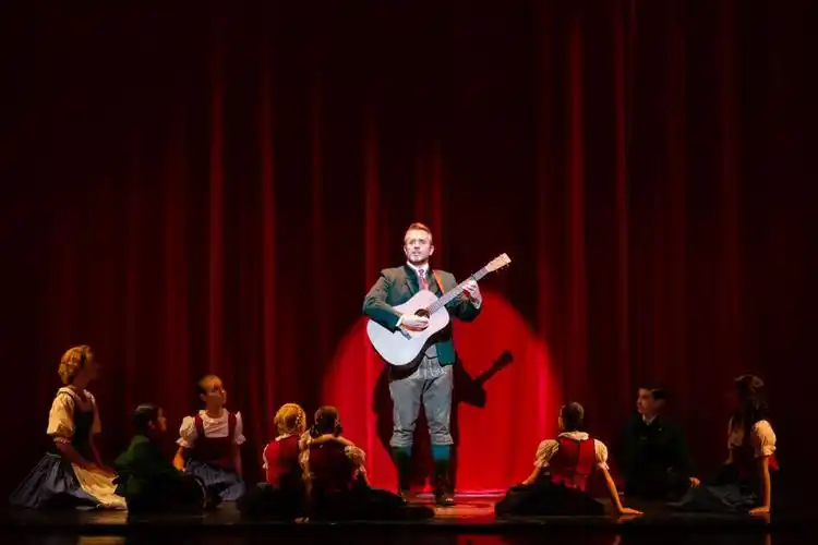 百老汇原版音乐剧《音乐之声》昨在沪首演,将持续上演23场|音乐剧_新