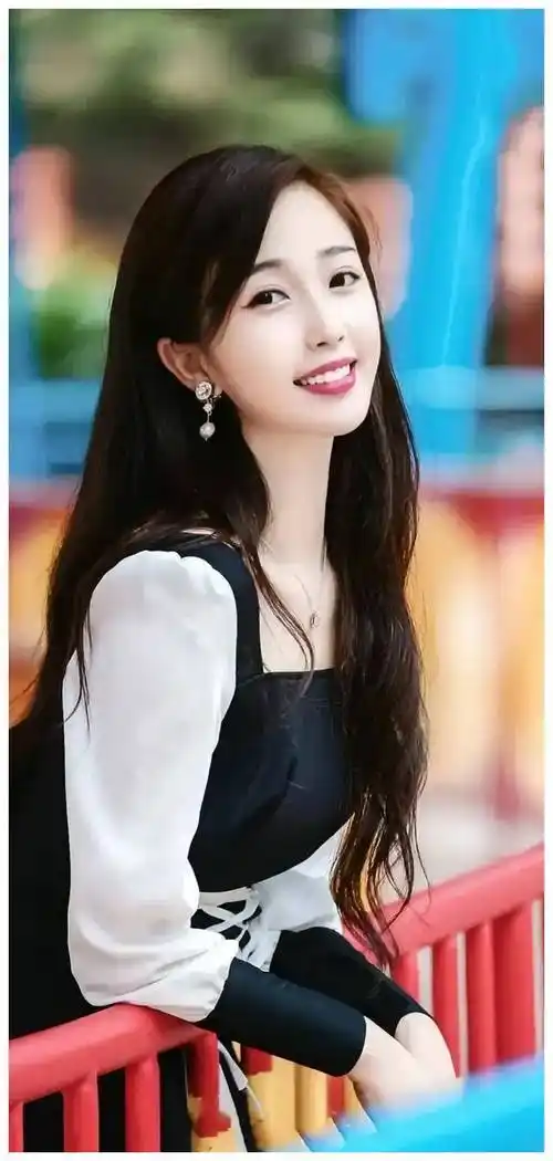 虞书欣大胆挑战性感小酥胸惊艳全场开启爆款之路新篇章