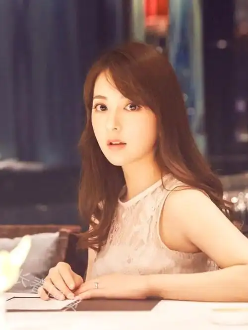 郭富城娇妻方媛素颜旧照曝光 皮肤白皙甜美靓丽_新浪图片