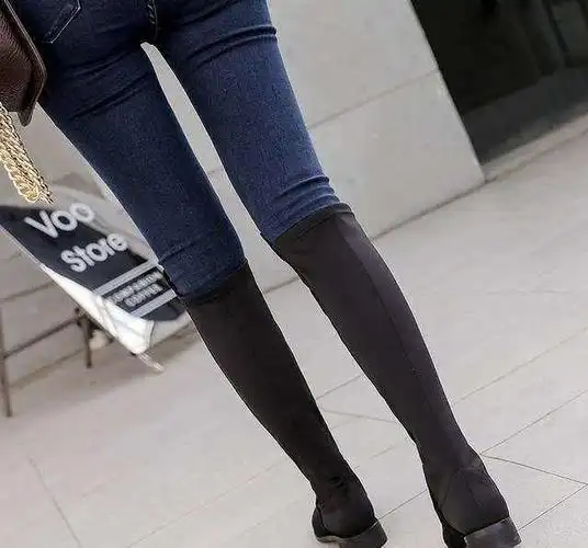 时尚风格,舒适的鞋面材料,手感富有弹性,透气性好,使脚型显得更加透气