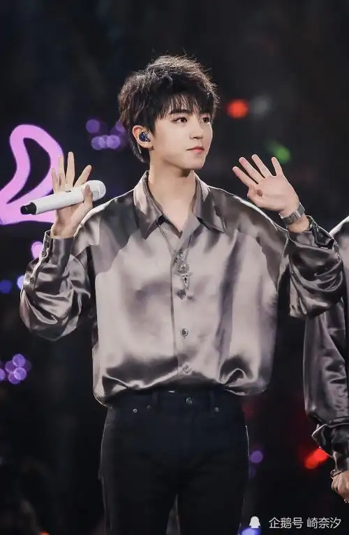 王俊凯即将22岁温柔少年逆风成长