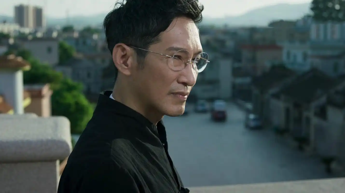 《破冰行动》王劲松公磊对手戏氛围紧张压抑,辉叔抓鱼戏码配的妙