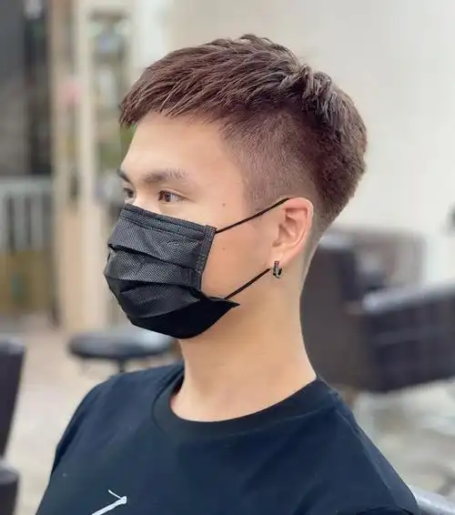 春天最帅气的6款男生发型无论什么脸型剪完潮流有气质