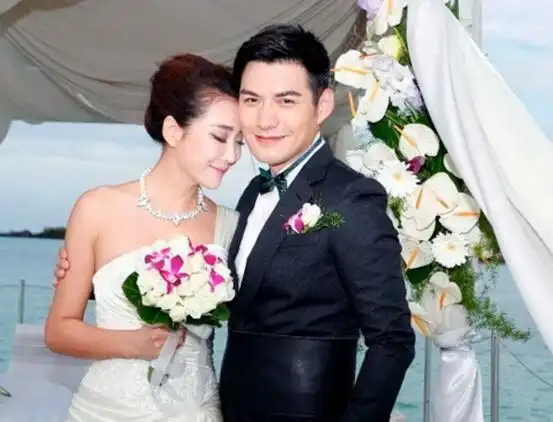 王二妮成名前后对比,丈夫李飞变化真大,网友:简直是变了一个人