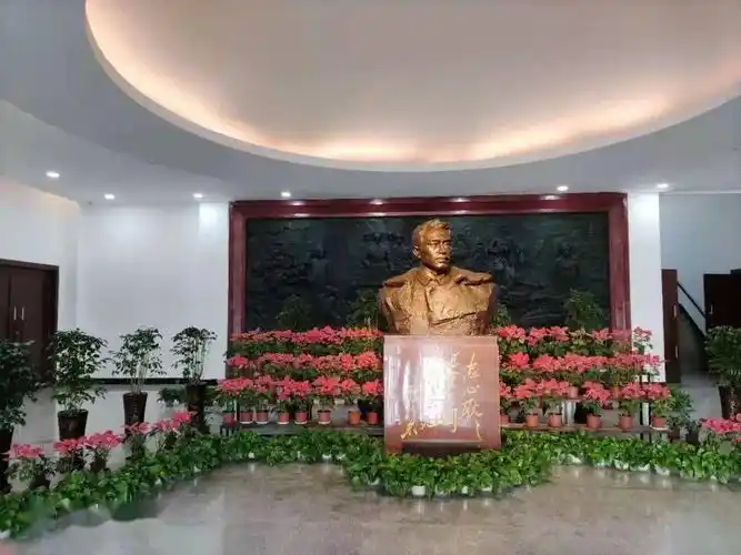 向先烈学习做合格党员市三院药检门诊支部参观关向应纪念馆