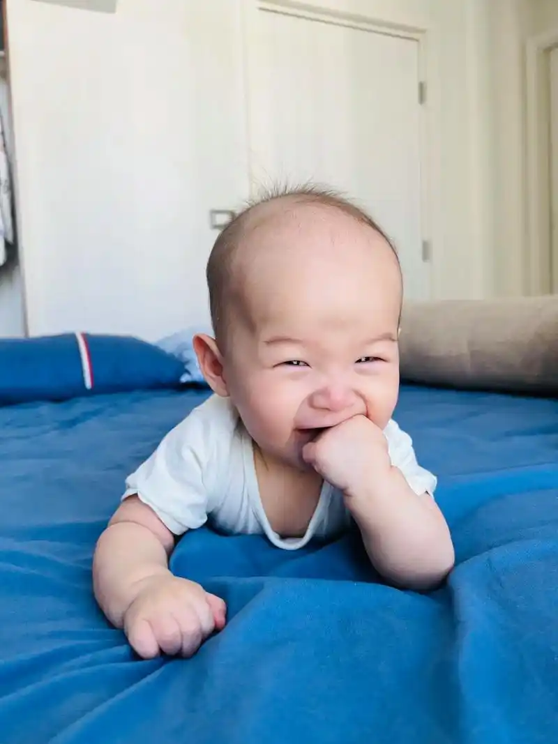 宝宝 壁纸 孩子 小孩 婴儿 1440_1920 竖版 竖屏 手机