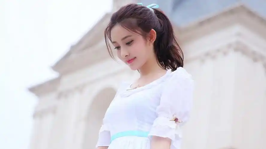 女演员孟子义桌面壁纸-美女壁纸-高清美女图片-第9图-娟娟壁纸