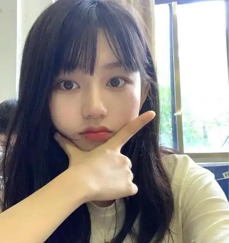 不过百元的平价口红,素颜涂也好看,学生党女孩不必花冤枉钱!