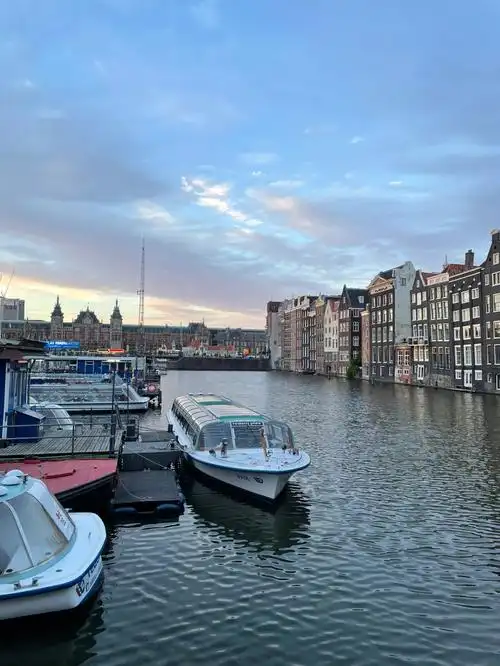 阿姆斯特丹文艺与神秘的碰撞