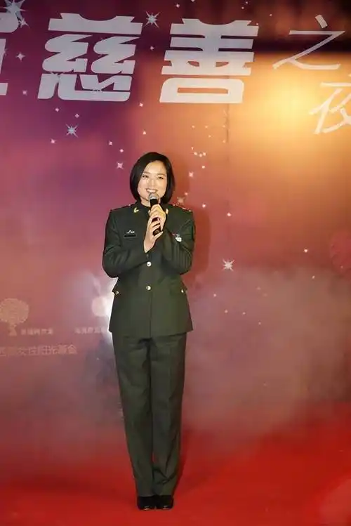 原创歌手白雪二婚嫁给小8岁的原艺如今被宠成公主