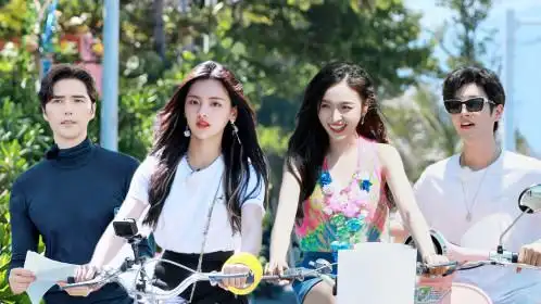 第2期:吴宣仪杨超越办露天电影院