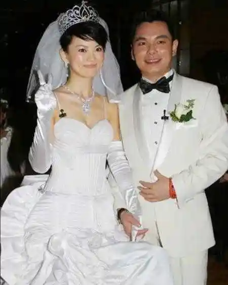 唐静现任丈夫是谁(《红海行动》制片人唐静,和王新军离婚后,至今单身