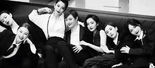 杨幂晒与刘诗诗合影,c位画面,直接成焦点|娱乐圈|女明星_网易订阅