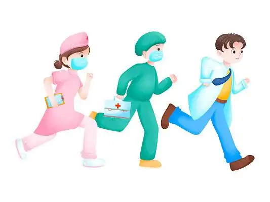 抢救病人的医生和助理外科医师组白色背景上的可爱的玩具熊缠着绷带戴