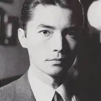 尊龙年轻帅照高清头像_微信头像图片大全