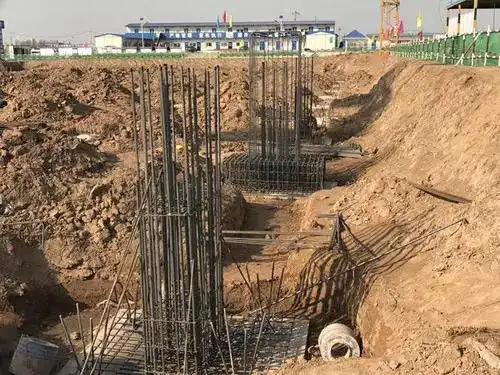 桩基:由桩和连接桩顶的桩承台(简称承台)组成的深基础或由柱与桩基