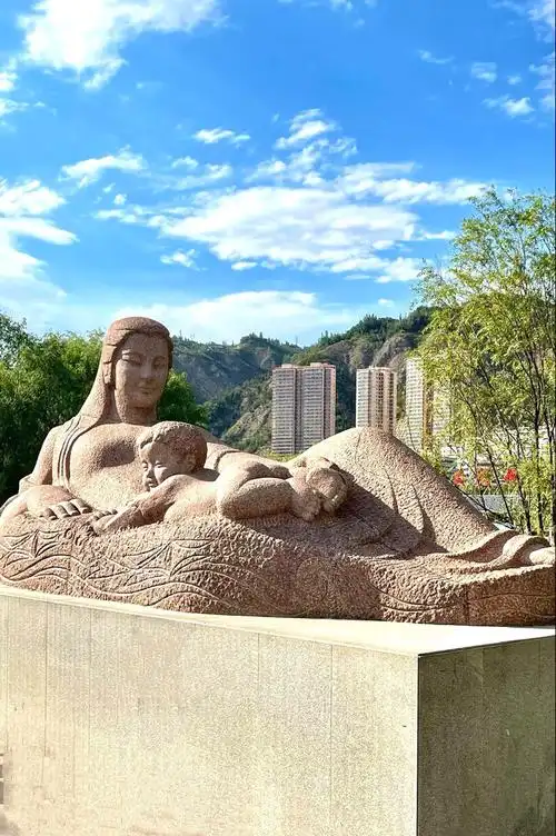 黄河母亲像